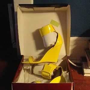 Yellow Fire Patent Leather Buckle on the Ankle Wed